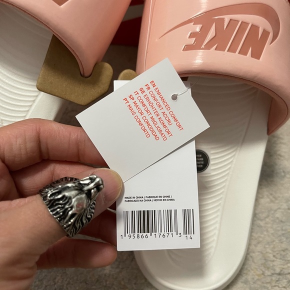 NIB Women Size 6 Nike Victori One Slides In Arctic Orange/Sail/Light Madder Root - Picture 11 of 12